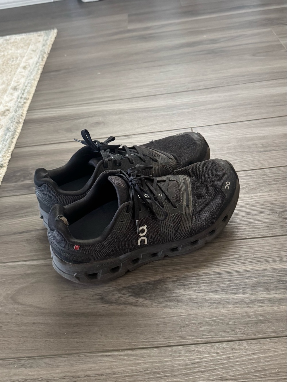 On Running Men’s Black Athletic Cloud Shoes